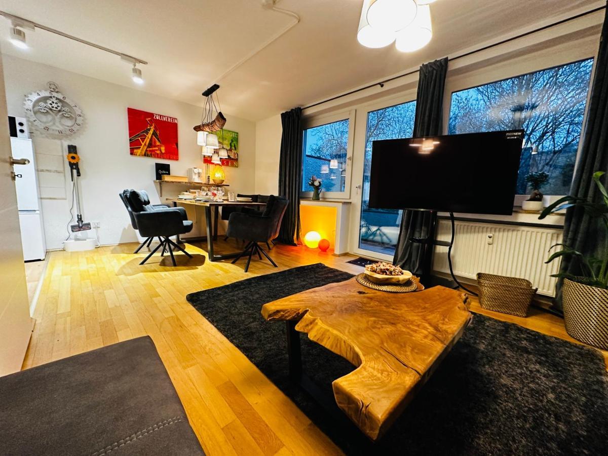 Stilvoll-Mit Balkon- Zentral - Netflix-Nespresso Lägenhet Essen Exteriör bild