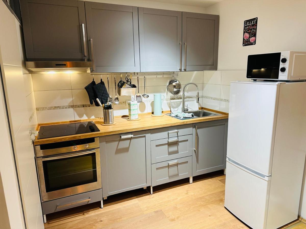 Stilvoll-Mit Balkon- Zentral - Netflix-Nespresso Lägenhet Essen Exteriör bild