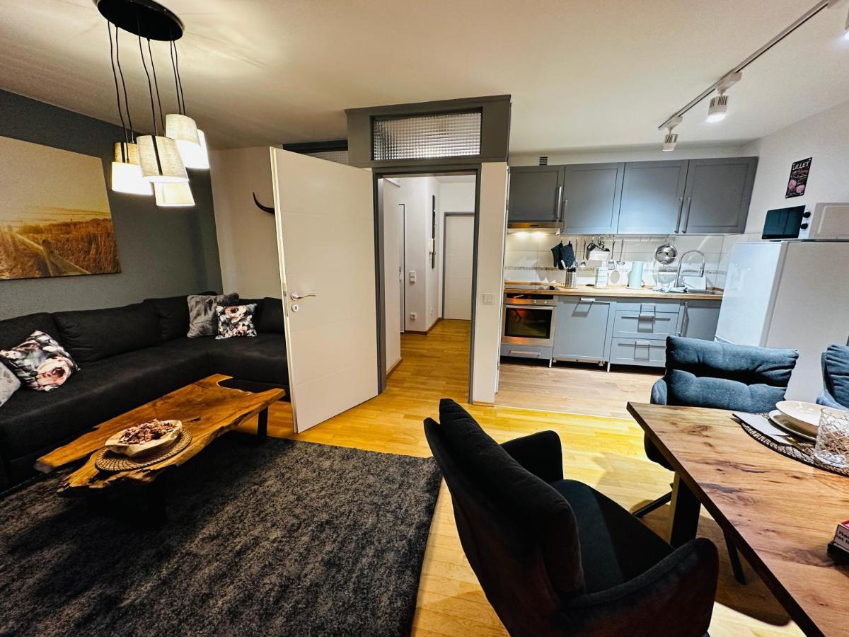 Stilvoll-Mit Balkon- Zentral - Netflix-Nespresso Lägenhet Essen Exteriör bild