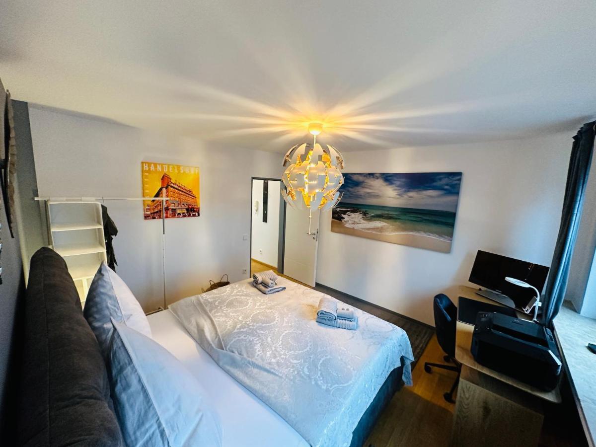 Stilvoll-Mit Balkon- Zentral - Netflix-Nespresso Lägenhet Essen Exteriör bild