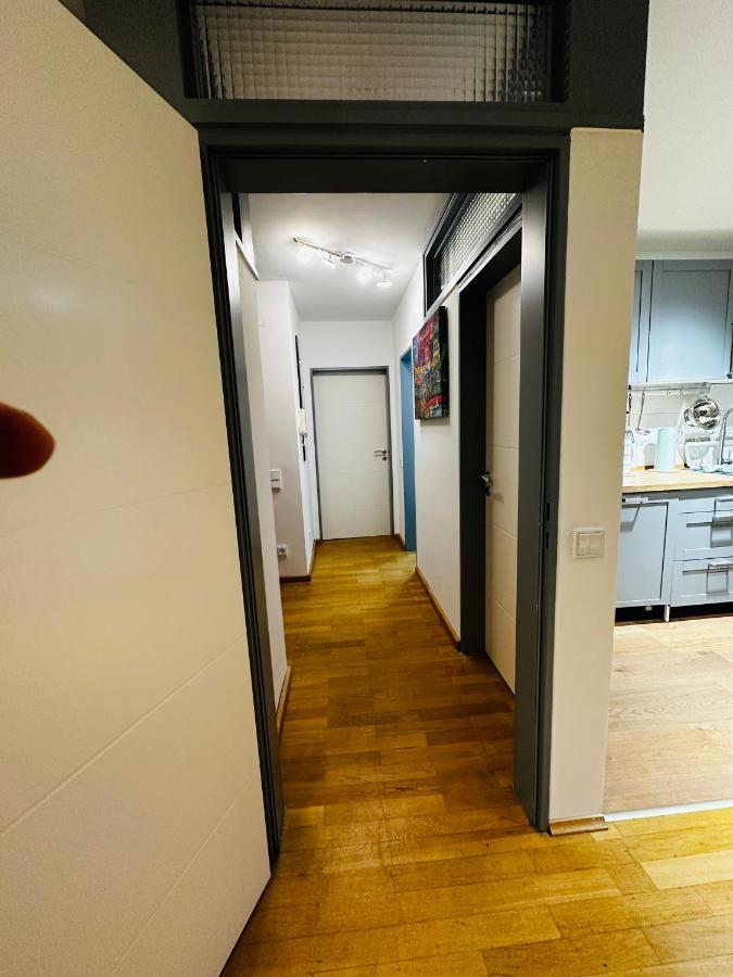 Stilvoll-Mit Balkon- Zentral - Netflix-Nespresso Lägenhet Essen Exteriör bild